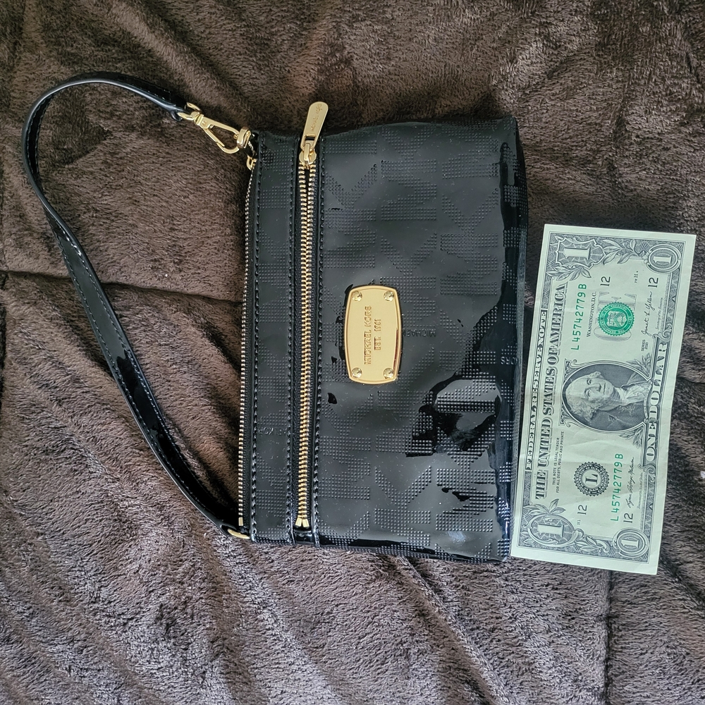 Michael Kors Mini Black Patent leather Bag (Uesd One Time)
